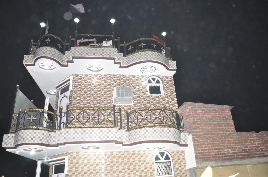 Hotel Pari Джаландхар Екстериор снимка